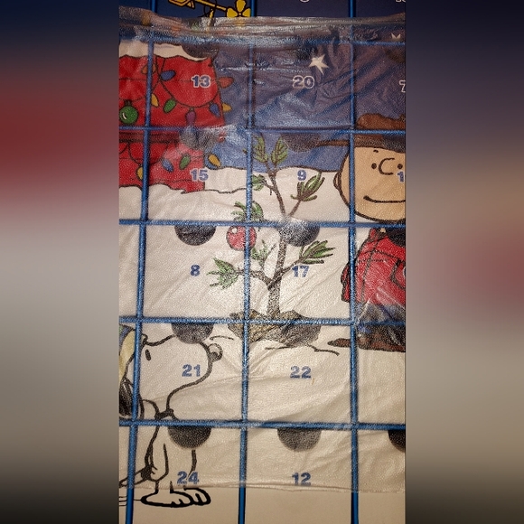 Nwot Peanuts Charlie Brown Christmas 50 Piece Puzzle Advent Calendar - Picture 4 of 5